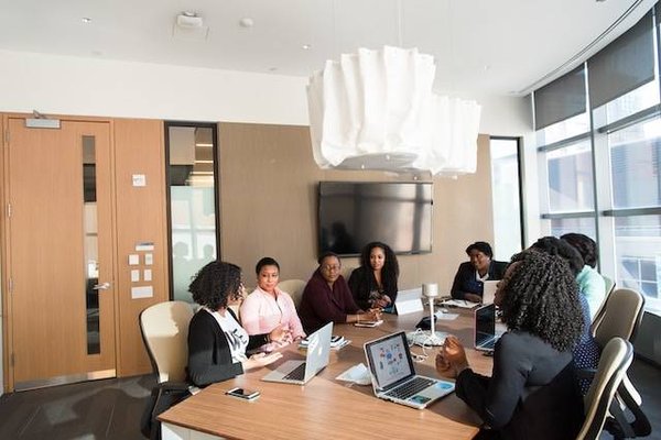 Quelles sont les différences entre une association sociale et une association humanitaire ?
