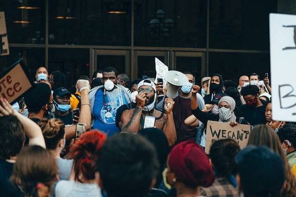 Comment évaluer l'impact d'une association sociale ou humanitaire ?