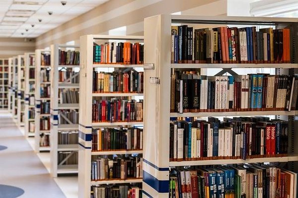 Les sources et les moyens d'accès à l'information culturelle